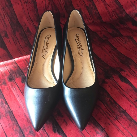 Shoes - Kitten heel pump Shoes - Kitten heel pump